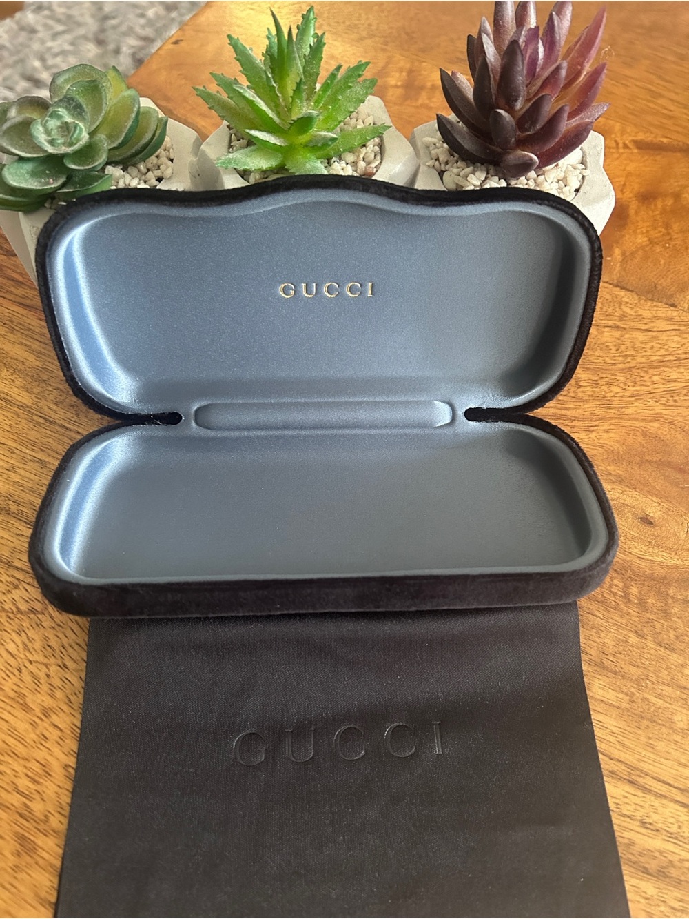 Gucci Black Velvet Eyewear Case with Cleaning Cloth NEW